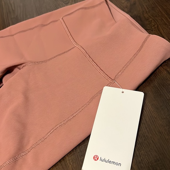 Lululemon ribbed high rise contoured bike shorts, 8 in - Picture 3 of 6